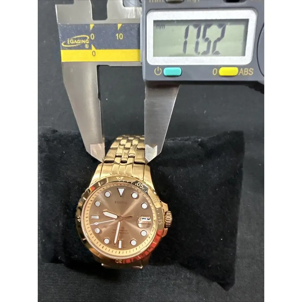 Fossil women’s es